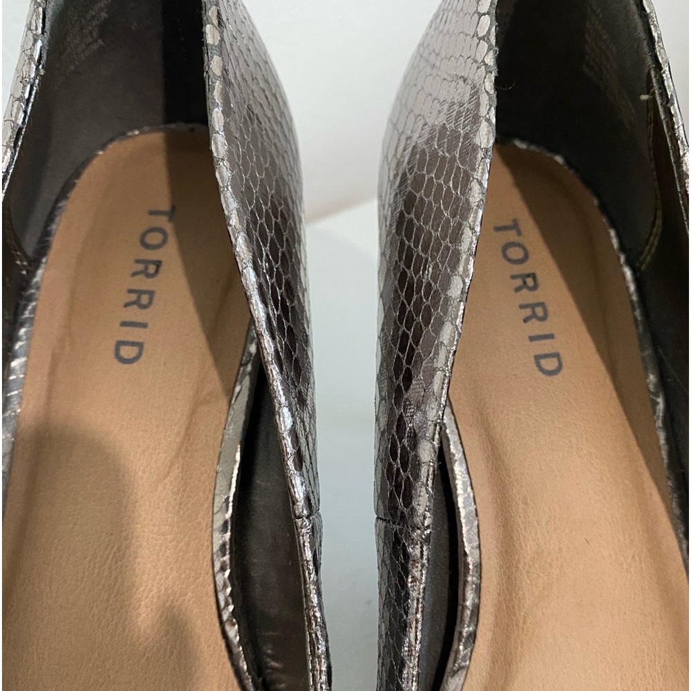 🍄 TORRID Pewter Pointed
Toe Pump Size 10W - Picture 6 of 7
